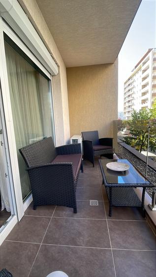 Apartament cu 2 camere decomandat, mobilat în Tractorul