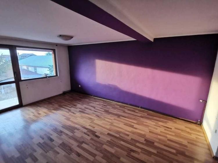 Casă cu 4 camere în Sântandrei