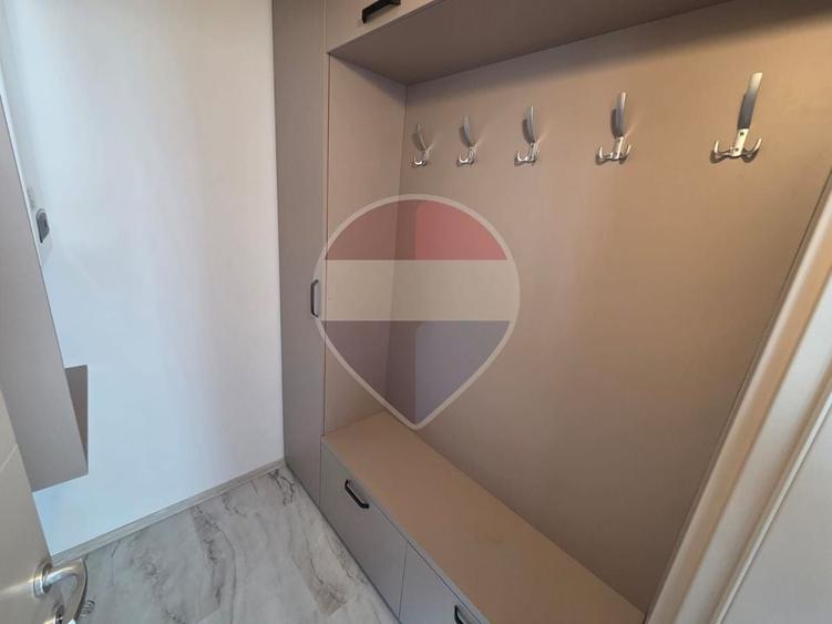 Apartament cu 3 camere decomandat, mobilat în Spitalul Județean