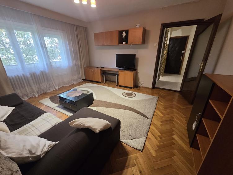 Apartament cu 3 camere decomandat în Zorilor