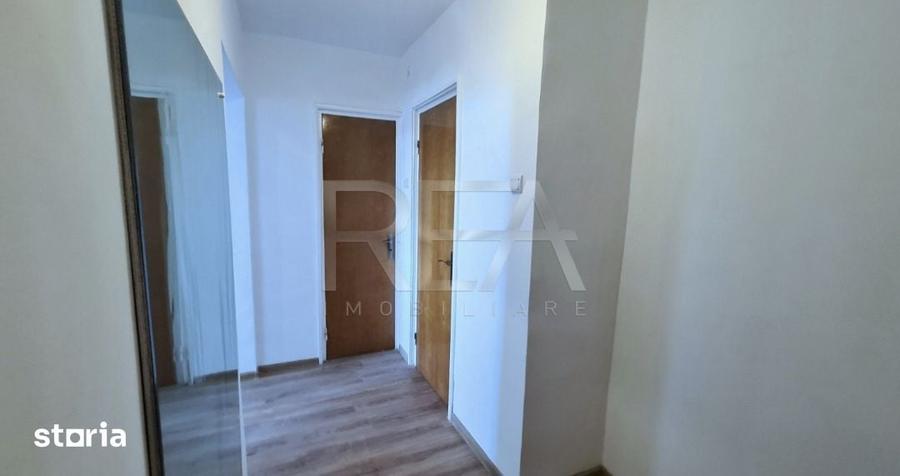 Apartament cu 3 camere decomandat în Drumul Taberei