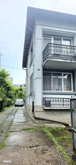 Casă cu 4 camere cu Teren 429 Mp în Calea București