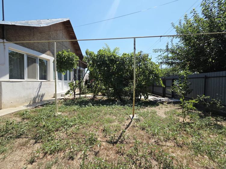 Casă individuală cu 3 camere cu Canalizare în Independența