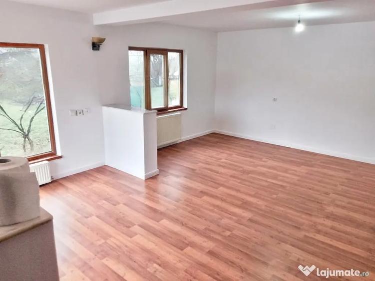 Casă cu 3 camere în Central