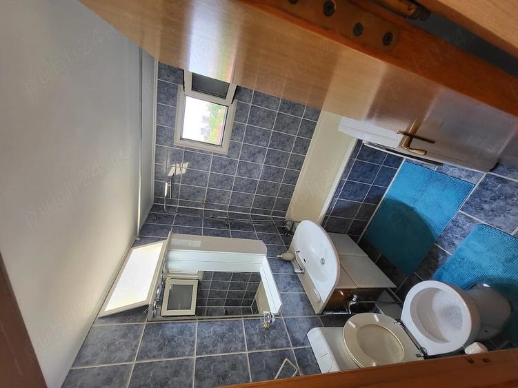 Apartament cu 3 camere semidecomandat în Ghencea
