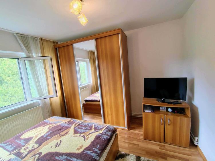 Apartament cu 2 camere decomandat în Petros