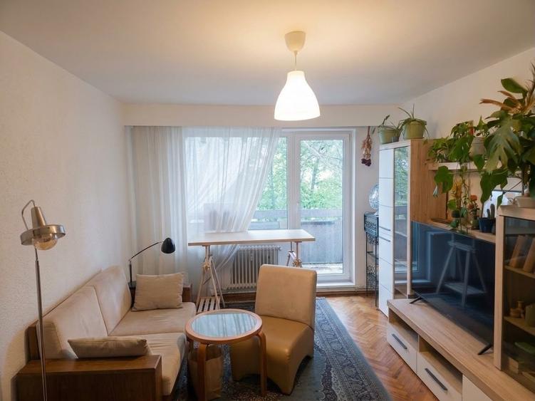 Apartament cu 3 camere semidecomandat în Central
