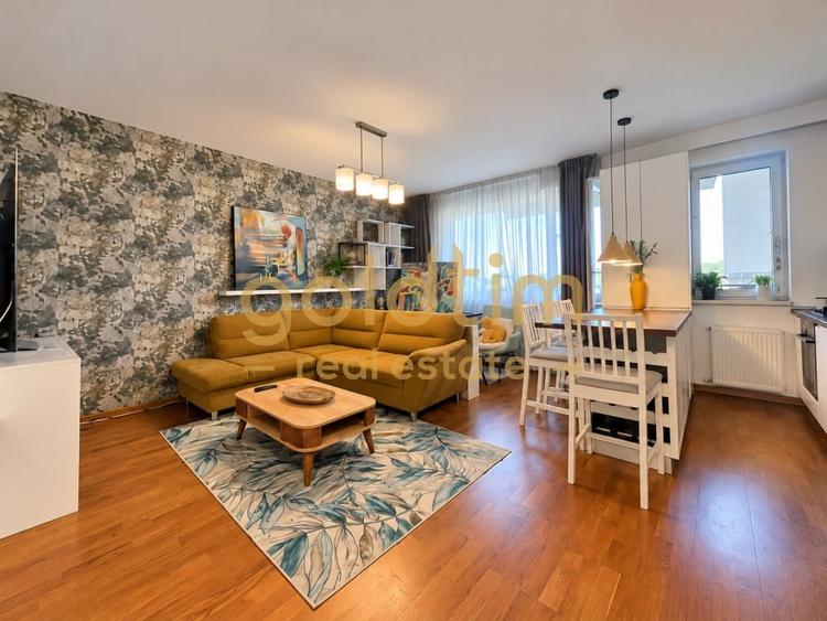 Apartament cu 3 camere semidecomandat, mobilat în Băneasa