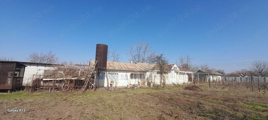 Casă cu 4 camere cu Teren 1934 Mp în Piscu