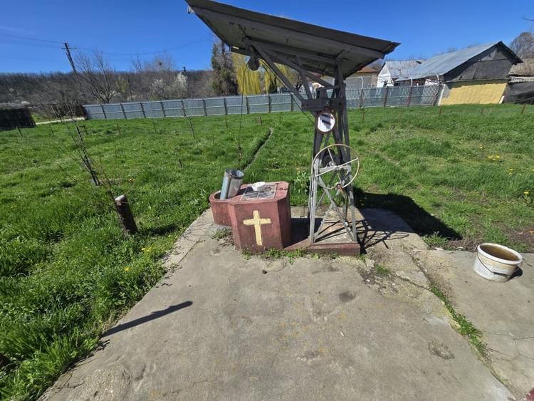 Casă individuală cu 2 camere cu Teren 3751 Mp în Hârsești