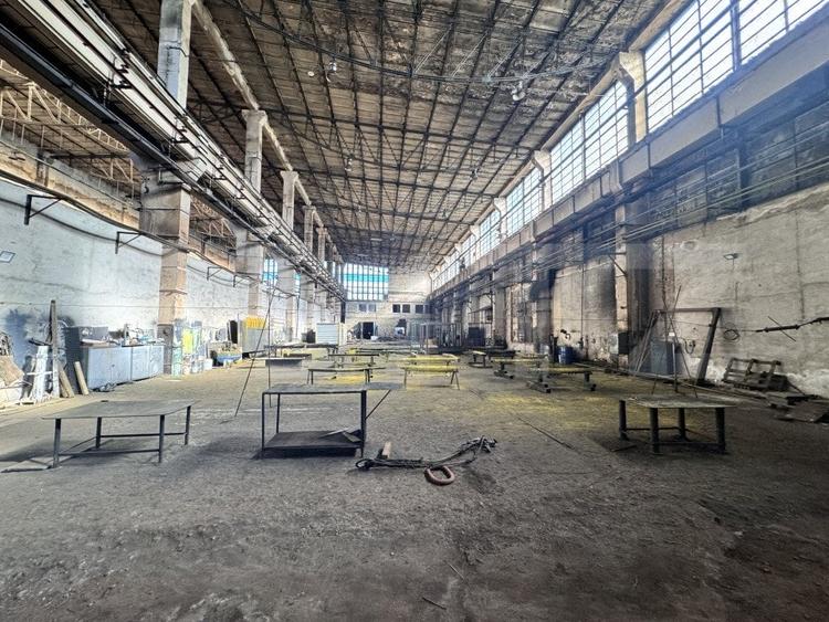 Spațiu industrial, de 3,800 mp, în Aiud