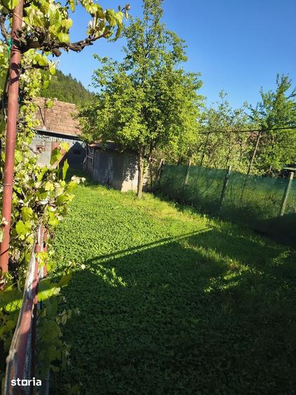 Casă cu 4 camere cu Teren 1000 Mp în Ceuaș