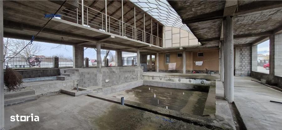 Spațiu comercial, de 1,250 mp, în Sânmartin