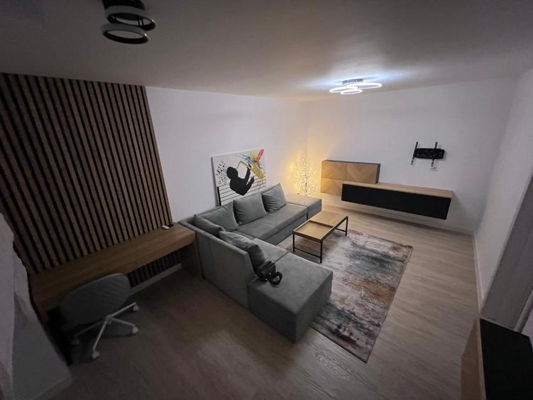 Apartament cu 2 camere decomandat, mobilat în Banu Manta