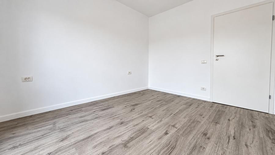Duplex cu 4 camere cu Canalizare în Ghiroda