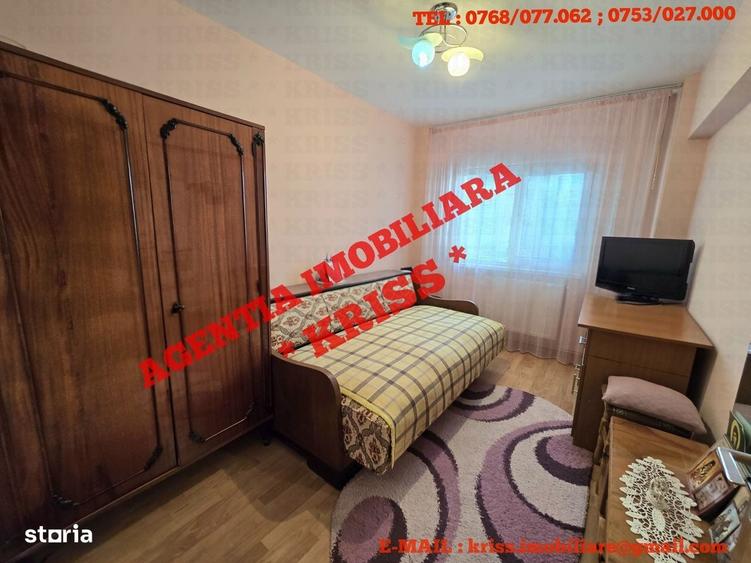 Apartament cu 3 camere decomandat în Central
