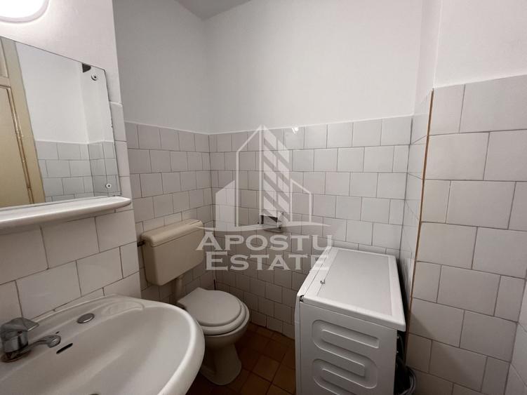Apartament cu 3 camere decomandat în Soarelui