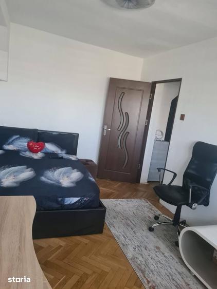 Apartament cu 2 camere decomandat în 1 Mai