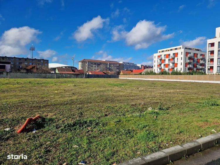 Spațiu comercial, de 10,800 mp, în Aurel Vlaicu