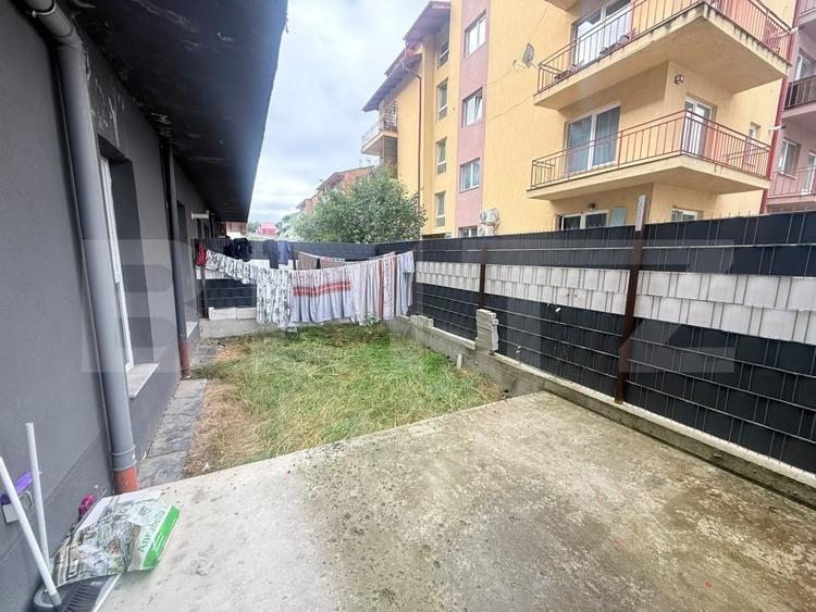 Apartament cu 3 camere semidecomandat, mobilat în Florești