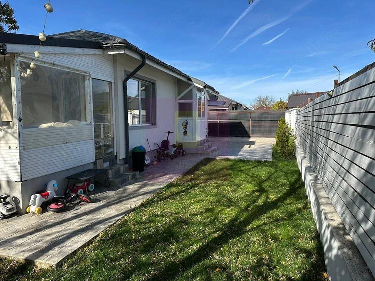 Casă cu 3 camere cu Teren 380 Mp în Săbăreni