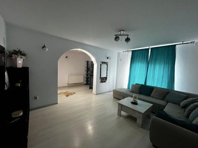 Casă cu 3 camere în Pecineaga