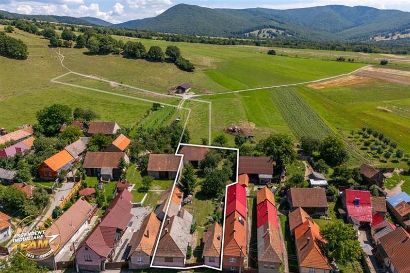 Casă individuală cu 3 camere cu Canalizare în Bixad
