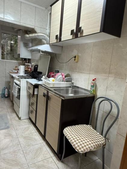Apartament cu 2 camere decomandat, mobilat în Tractorul