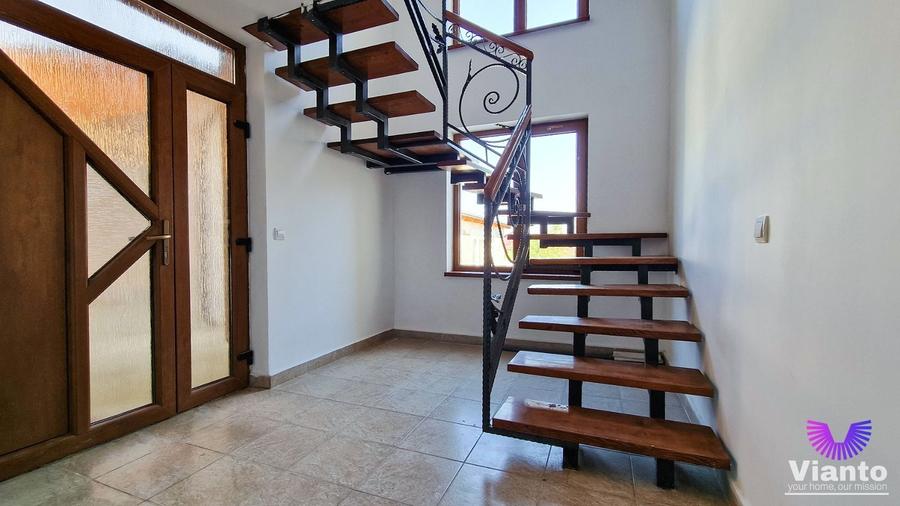 Duplex cu 5 camere cu Canalizare în Trei Stejari