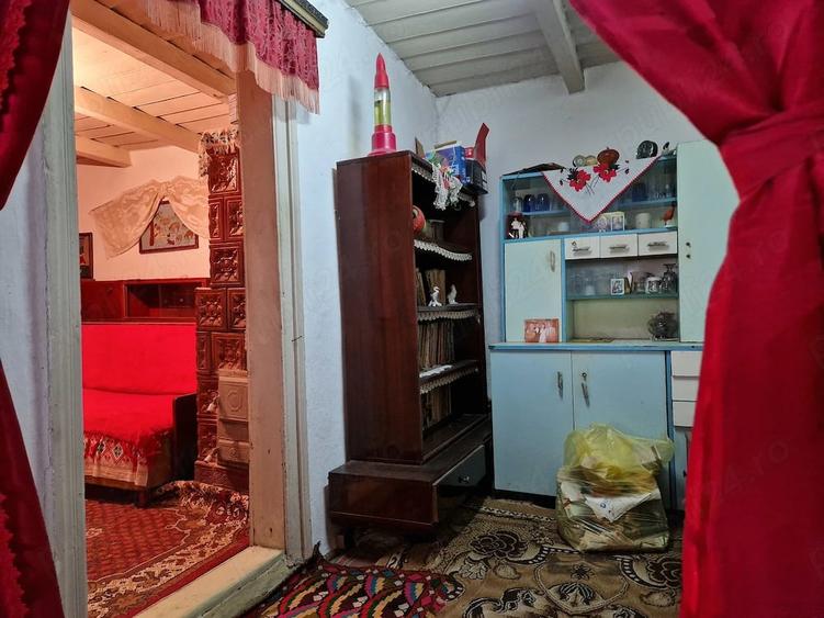 Casă cu 3 camere cu Teren 200 Mp în Central
