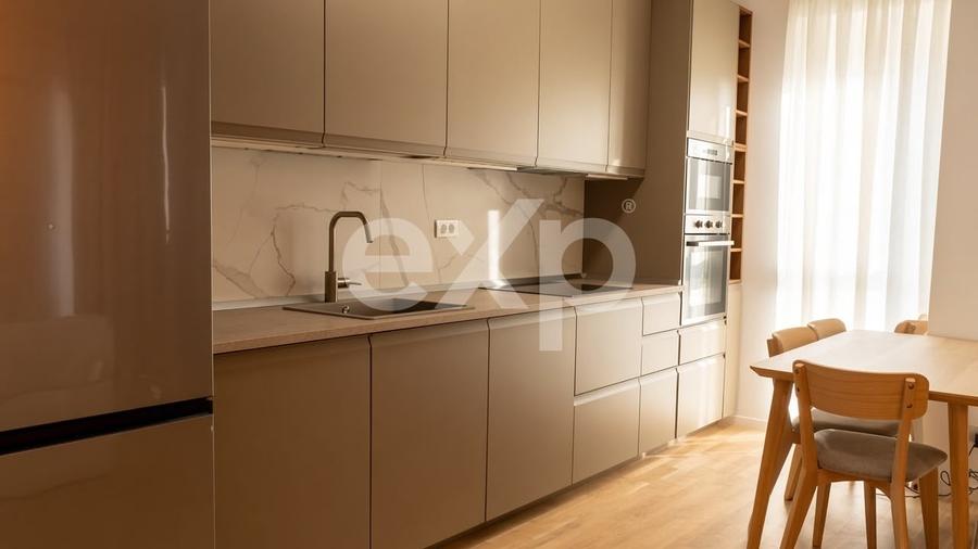 Apartament cu 2 camere semidecomandat, mobilat în Central