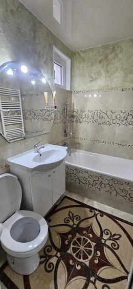Apartament cu 3 camere semidecomandat în Micro 17
