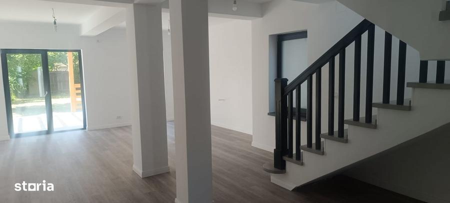 Casă cu 4 camere cu Teren 484 Mp în Valea Ursului