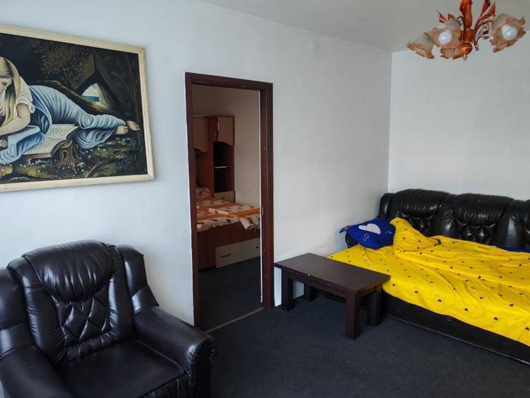 Apartament cu 2 camere semidecomandat în 9 Mai