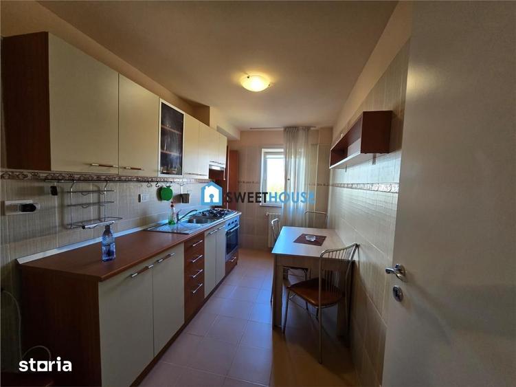 Apartament cu 3 camere, mobilat în Central