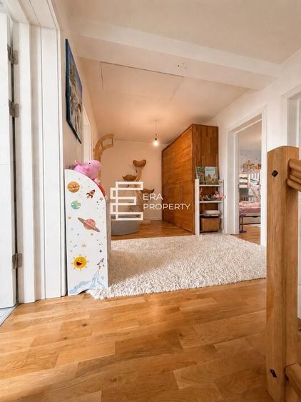 Duplex cu 5 camere cu Canalizare în Cristian