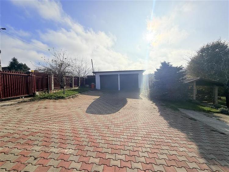 Casă individuală cu 4 camere cu Teren 1670 Mp în Bârnova