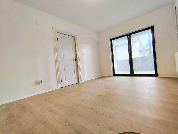 Casă cu 4 camere cu Teren 300 Mp în Grădiște