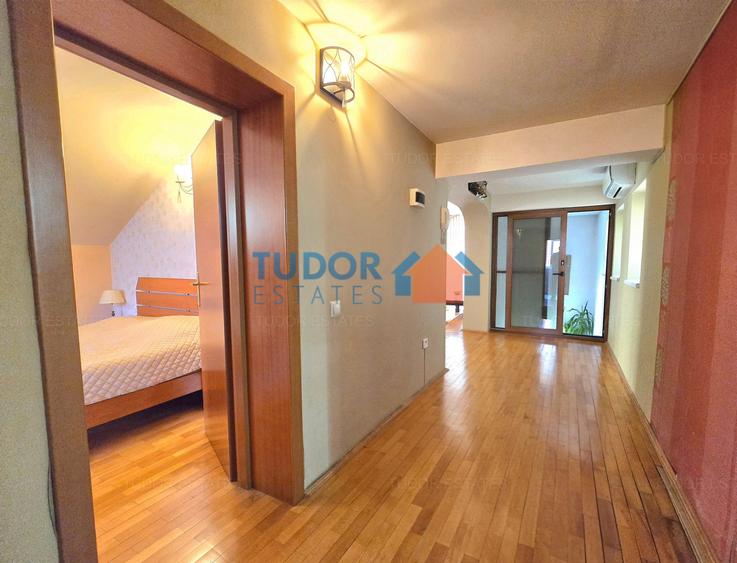 Casă individuală cu 7 camere cu Canalizare în Pipera