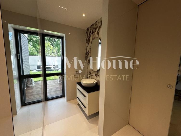 Apartament cu 4 camere decomandat în Kiseleff
