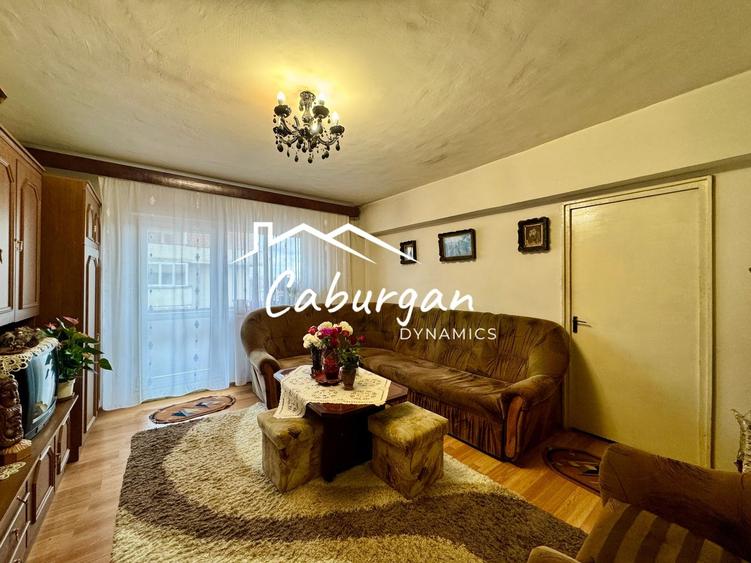 Apartament cu 4 camere decomandat în Turnișor