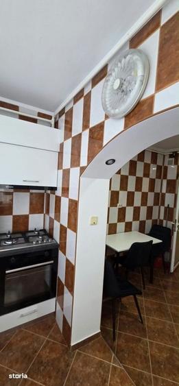 Apartament cu 3 camere în Calea București