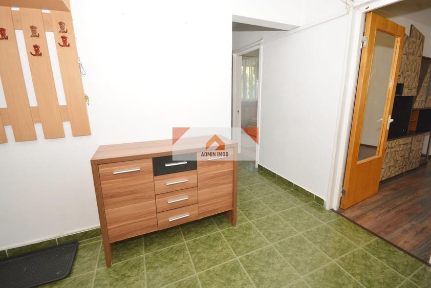 Apartament cu 4 camere decomandat în Drumul Taberei