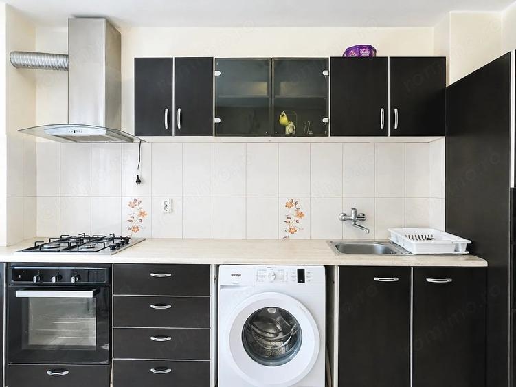 Apartament cu 3 camere decomandat în Lipovei