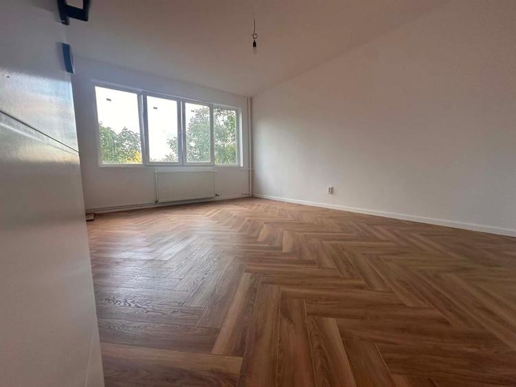 Apartament cu 2 camere decomandat în Circumvalațiunii