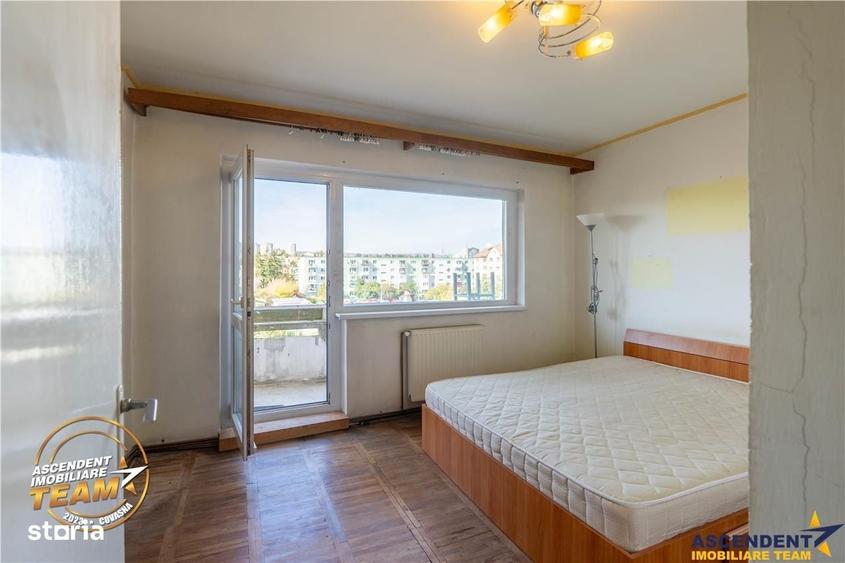 Apartament cu 2 camere decomandat în Lenin