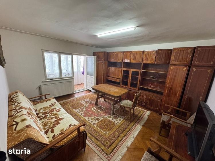 Apartament cu 4 camere decomandat în Micro 16