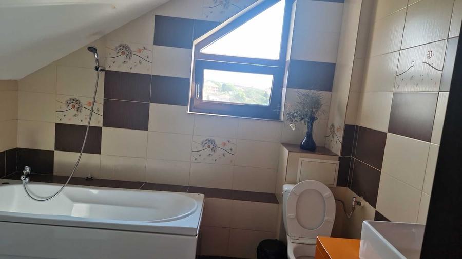 Casă cu 3 camere în Exterior Vest