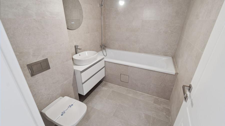 Apartament cu 3 camere decomandat, mobilat în Universitate