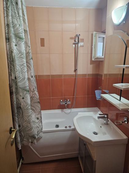 Inchiriez 2 camere zona Astra - 4
